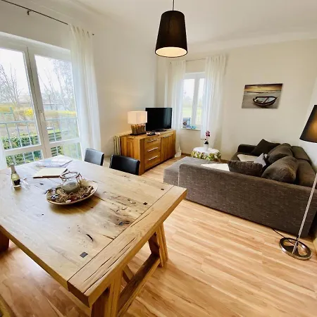Apartment Bootshaus/ Holzdeck Rostock