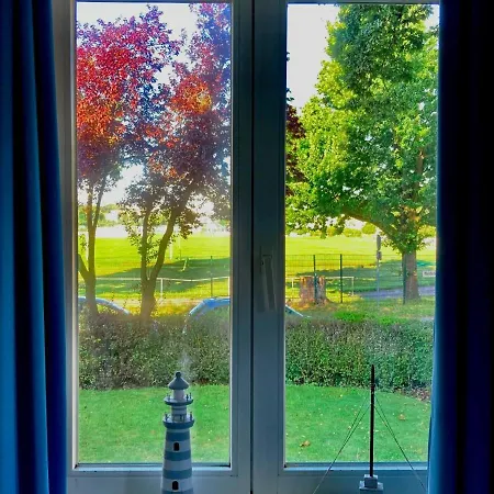 Bootshaus/ Holzdeck アパート