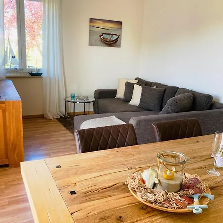 Bootshaus/ Holzdeck Apartment Rostock